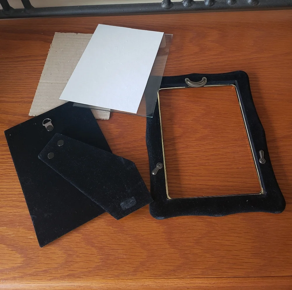 Vtg Elegant Gold Picture Frame- Holds 5x7 Photo